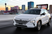 Világrekord: egyetlen töltéssel 778 kilométert ment a hidrogén-hajtású Hyundai Nexo Világrekord: egyetlen töltéssel 778 kilométert ment a hidrogén-hajtású Hyundai Nexo