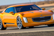 Kia GT4: gyors és formás Kia GT4: gyors és formás