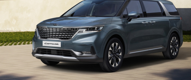 Tényleg óriási lett az új Kia Carnival Tényleg óriási lett az új Kia Carnival