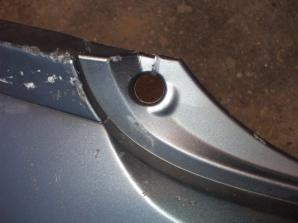 NISSAN ALMERA N16 2003-2006 Hátsó Lökhárító Enyhén sérült