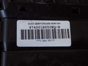 DUCT ASSY-CTR AIR VENT RH