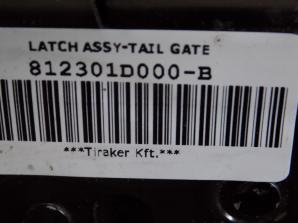 CSOMAGTÉR AJTÓ ZÁR 