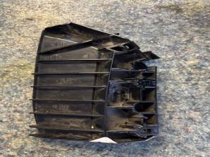 LÖKHÁRÍTÓ FELSŐ MŰANYAG TARTÓ